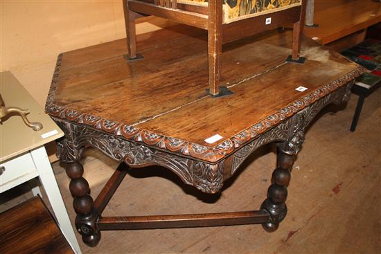 Carved oak hexagonal table(-)